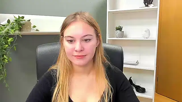 Snapshot of kitty_valeria chatting on January 2025 02:19:02 PM kitty valeria online show from January 2025 02:19:02 PM
