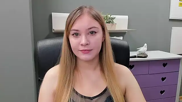 Snapshot of kitty_valeria chatting on February 2025 07:49:02 AM kitty valeria online show from February 2025 07:49:02 AM