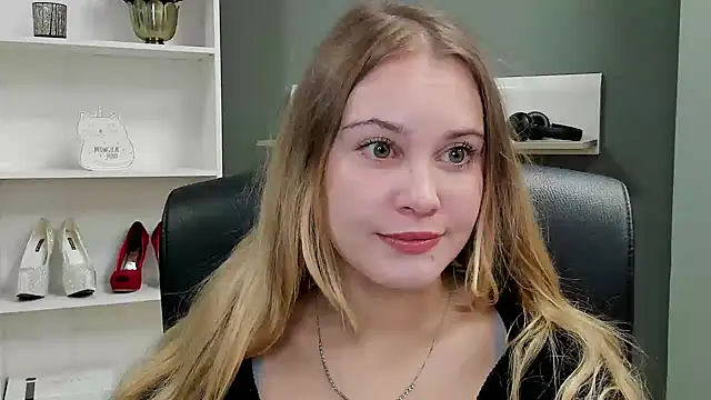 Snapshot of kitty_valeria chatting on September 2025 08:42:01 PM kitty valeria online show from September 2025 08:42:01 PM