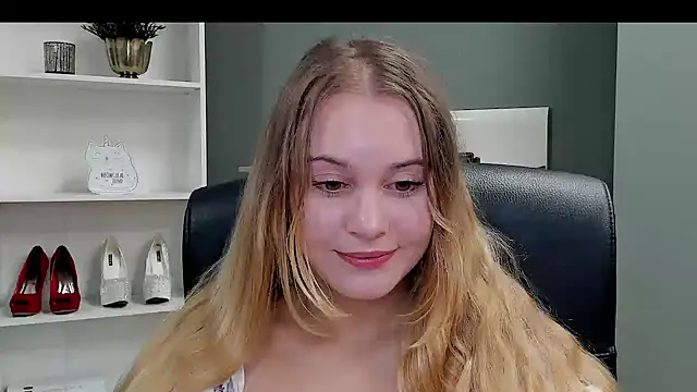 Snapshot of kitty_valeria chatting on September 2025 08:54:02 PM kitty valeria online show from September 2025 08:54:02 PM