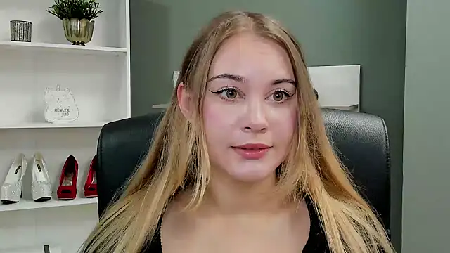 Snapshot of kitty_valeria chatting on September 2025 06:37:02 AM kitty valeria online show from September 2025 06:37:02 AM