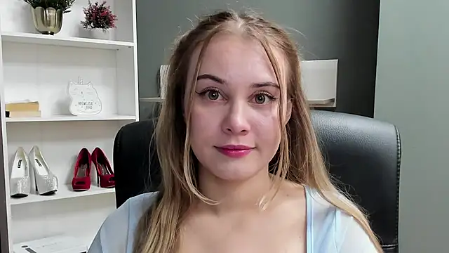 kitty valeria online show from December 2025 10:16:01 PM