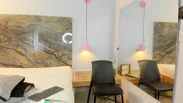 Alisson zambrano online show from December 2025 08:26:01 PM