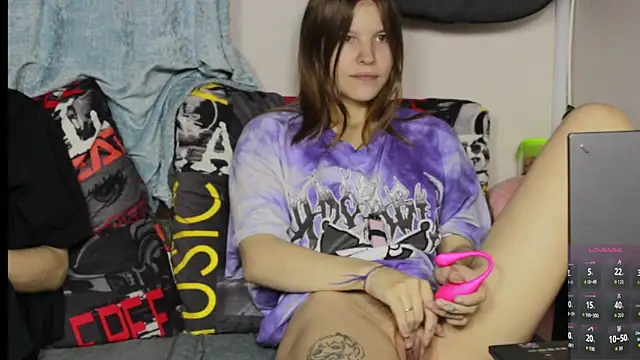 Kamala Adele online show from November 2025 08:32:01 PM