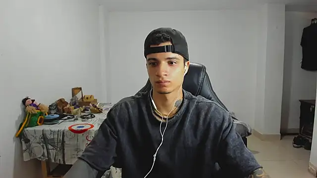 Snapshot of Balo_lovers chatting on January 2025 05:23:02 PM Balo lovers online show from January 2025 05:23:02 PM