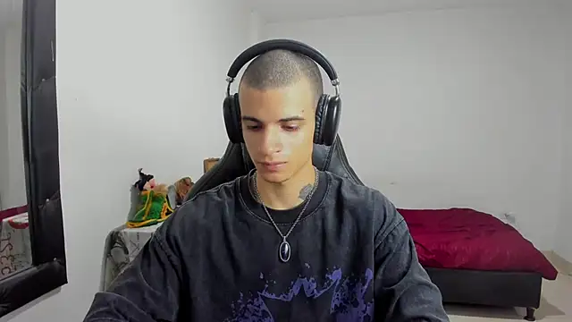 Snapshot of Balo_lovers chatting on March 2025 07:05:02 PM Balo lovers online show from March 2025 07:05:02 PM