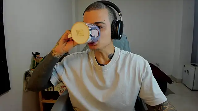 Snapshot of Balo_lovers chatting on March 2025 03:02:01 PM Balo lovers online show from March 2025 03:02:01 PM