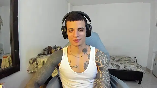 Snapshot of Balo_lovers chatting on October 2025 02:52:01 PM Balo lovers online show from October 2025 02:52:01 PM