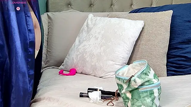 yanella fire online show from October 2025 11:07:01 AM