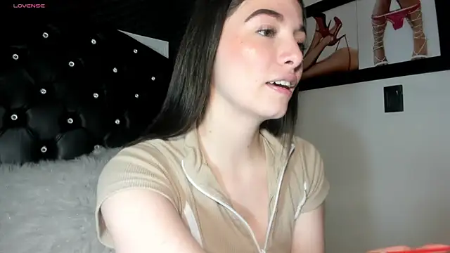 diana queen  online show from December 2025 09:54:02 PM