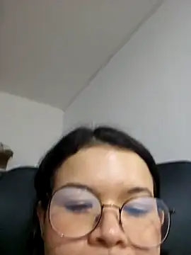 azumiichan online show from February 2026 03:33:01 AM