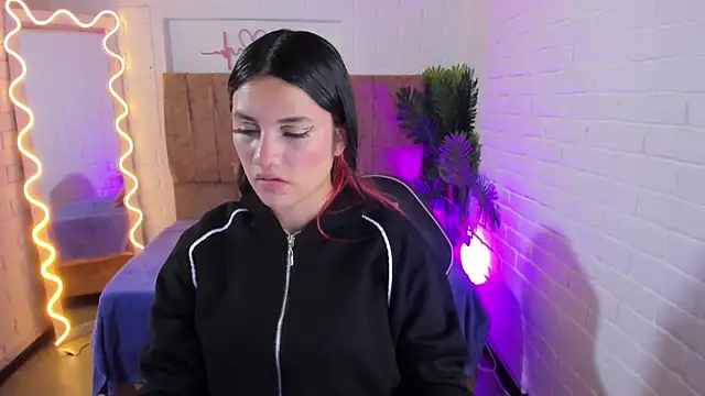 Chiara tay online show from October 2025 07:15:01 PM