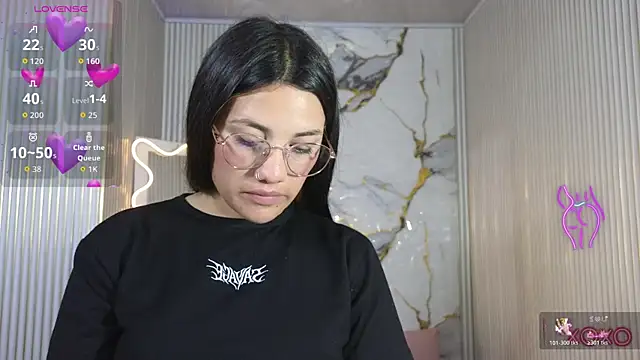 Chiara tay online show from April 2026 08:26:01 PM