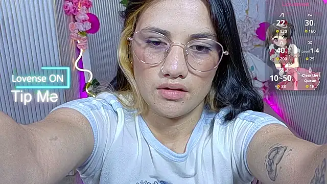 Snapshot of Chiara_tay chatting on June 2026 06:57:02 PM Chiara tay online show from June 2026 06:57:02 PM