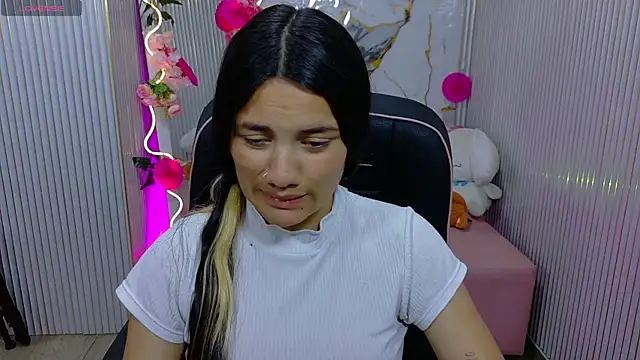 Snapshot of Chiara_tay chatting on July 2026 08:03:02 PM Chiara tay online show from July 2026 08:03:02 PM