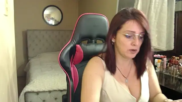 Carol Scottt online show from April 2026 12:04:01 AM