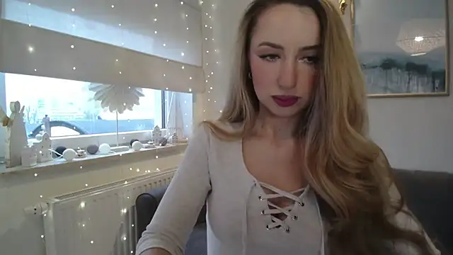 JulietteDiamond online show from December 2025 08:20:01 AM