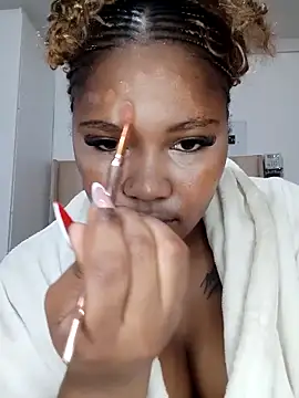 Snapshot of charmainexxx chatting on December 2025 03:52:01 PM charmainexxx online show from December 2025 03:52:01 PM