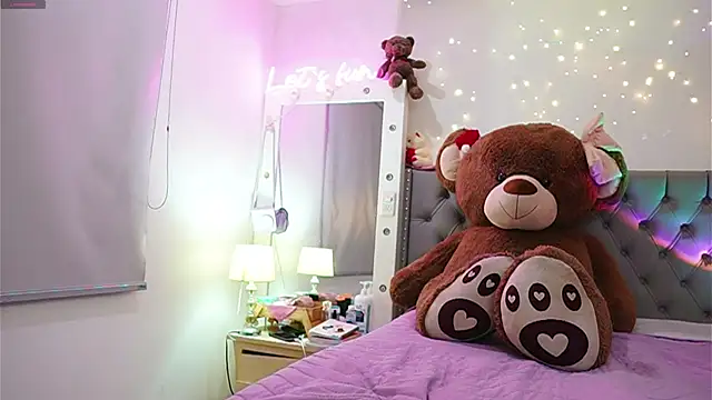 Snapshot of Tiana_sanders chatting on December 2024 11:50:02 PM Tiana sanders online show from December 2024 11:50:02 PM