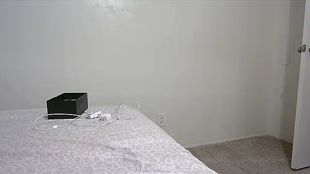 QueenLolaX online show from November 2025 06:36:01 AM