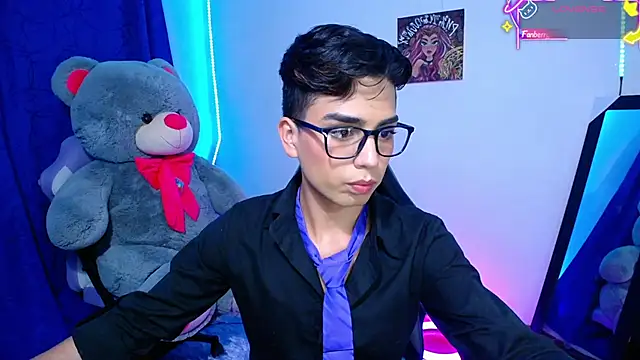 OwenBluee online show from June 2026 12:22:02 PM