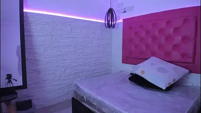 Snapshot of mia_six66 chatting on February 2025 11:12:01 AM mia six66 online show from February 2025 11:12:01 AM