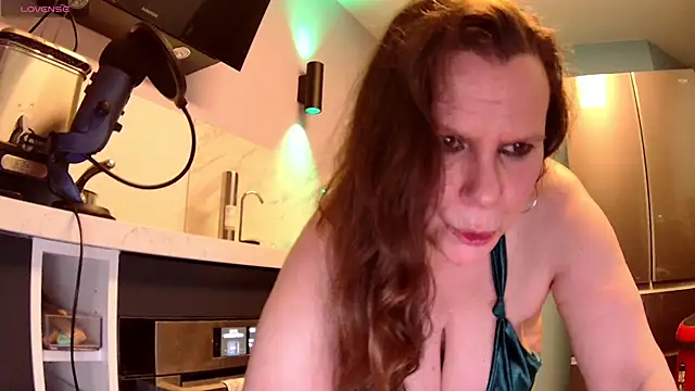 Snapshot of Endrocleia chatting on January 2025 11:23:01 PM Endrocleia online show from January 2025 11:23:01 PM