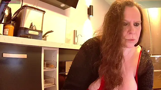 Snapshot of Endrocleia chatting on December 2025 11:25:02 PM Endrocleia online show from December 2025 11:25:02 PM