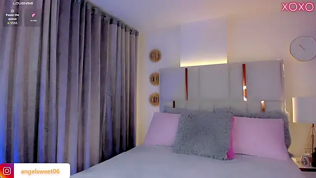 Snapshot of ANGELL06 chatting on October 2025 04:00:02 AM ANGELL06 online show from October 2025 04:00:02 AM