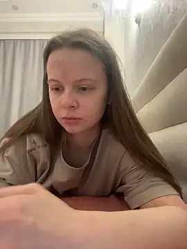 wrenlie online show from December 2025 03:00:01 AM