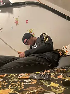 Snapshot of rayyymack chatting on December 2024 11:03:01 PM rayyymack online show from December 2024 11:03:01 PM