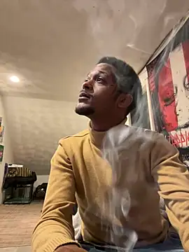 Snapshot of rayyymack chatting on November 2025 12:21:02 AM rayyymack online show from November 2025 12:21:02 AM