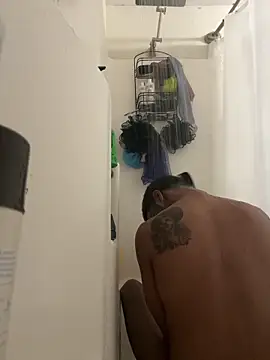 Snapshot of rayyymack chatting on December 2025 06:56:01 PM rayyymack online show from December 2025 06:56:01 PM