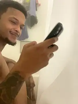 Snapshot of rayyymack chatting on December 2025 03:05:01 PM rayyymack online show from December 2025 03:05:01 PM