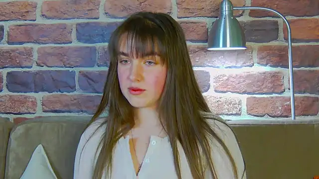 Snapshot of Sofia_Hugs chatting on February 2026 07:17:02 PM Sofia Hugs online show from February 2026 07:17:02 PM