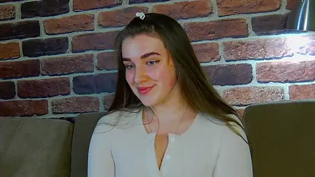 Sofia Hugs online show from March 2026 07:29:01 PM