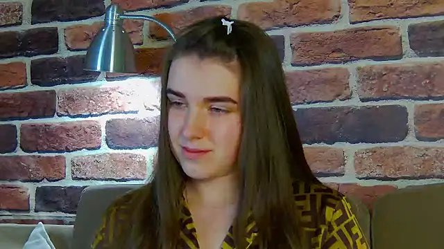 Sofia Hugs online show from March 2026 04:56:01 PM