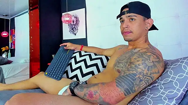 Damian09  online show from January 2025 04:10:01 AM