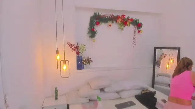 penelope handaos online show from December 2024 11:30:02 AM