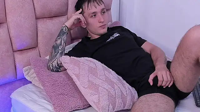 Dylanwhite23  online show from March 2025 10:31:02 PM