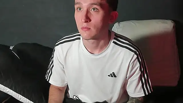 Dylanwhite23  online show from October 2025 05:58:02 PM