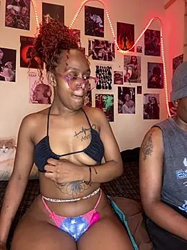 Snapshot of naughtybitches5 chatting on December 2024 05:42:02 AM naughtybitches5 online show from December 2024 05:42:02 AM