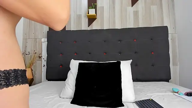 Snapshot of Anastasiapriest chatting on October 2025 12:18:02 PM Anastasiapriest online show from October 2025 12:18:02 PM