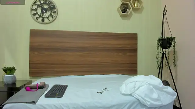 Snapshot of Anastasiapriest chatting on December 2025 11:37:01 AM Anastasiapriest online show from December 2025 11:37:01 AM