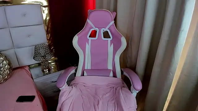 Snapshot of _cat_18 chatting on December 2024 08:48:01 PM  cat 18 online show from December 2024 08:48:01 PM