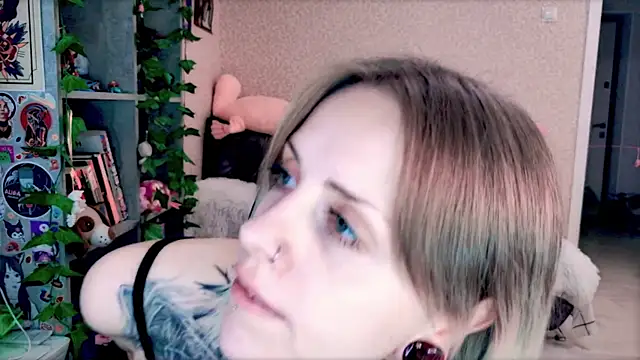 NaniMoore online show from August 2026 07:57:02 PM