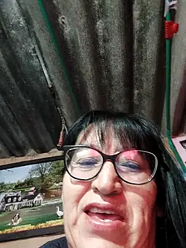 clarita 01 online show from October 2025 11:38:02 AM