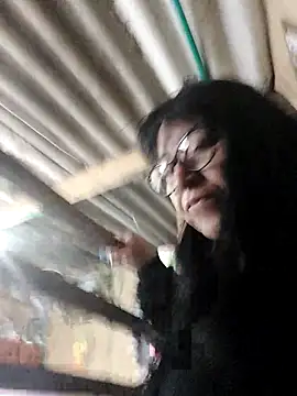 clarita 01 online show from October 2025 11:17:01 AM