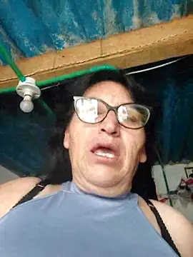 clarita 01 online show from December 2025 01:40:02 PM