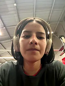 Snapshot of _vaness chatting on December 2025 06:08:02 AM vaness online show from December 2025 06:08:02 AM